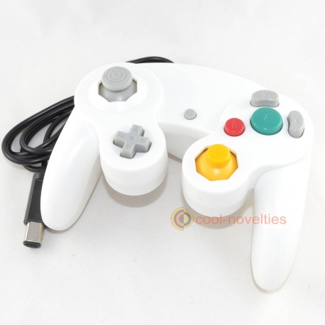 White Nintendo Gamecube Gamepad   Wii Classic Controller